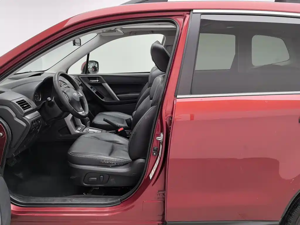 Subaru Forester 2015 — фото 10