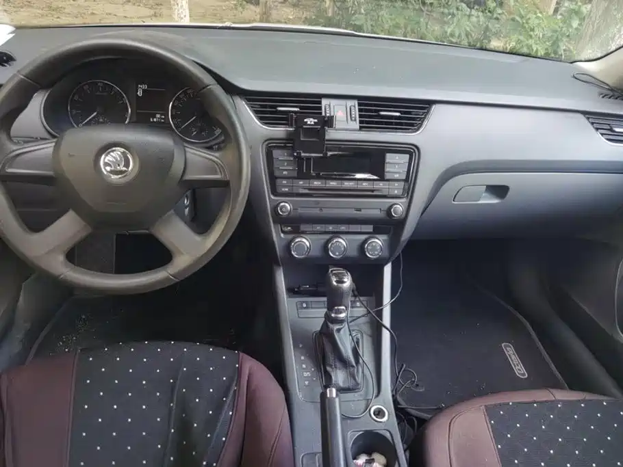 Skoda Octavia 2014 — фото 12