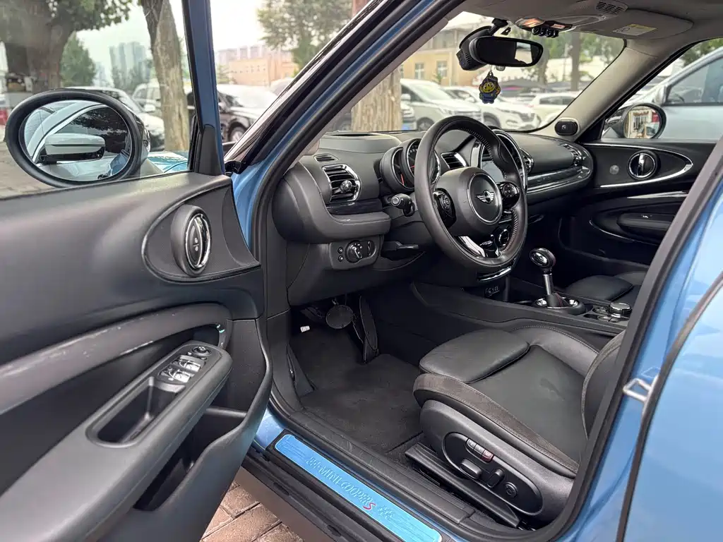 MINI Clubman 2018 — фото 19