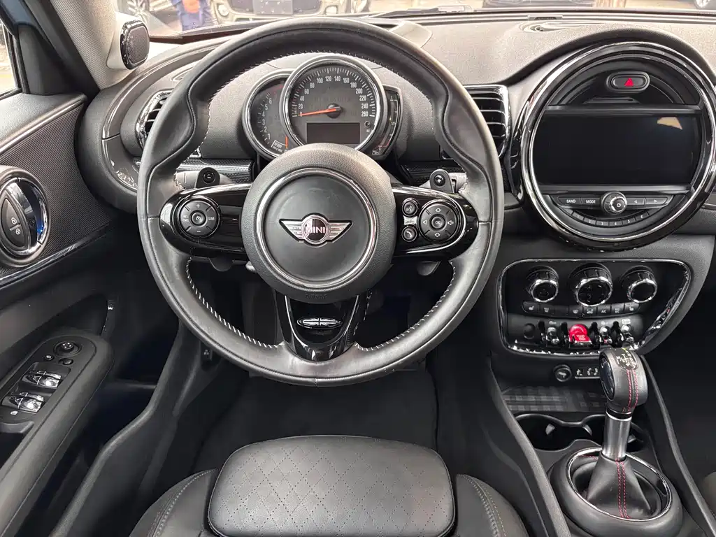 MINI Clubman 2018 — фото 8