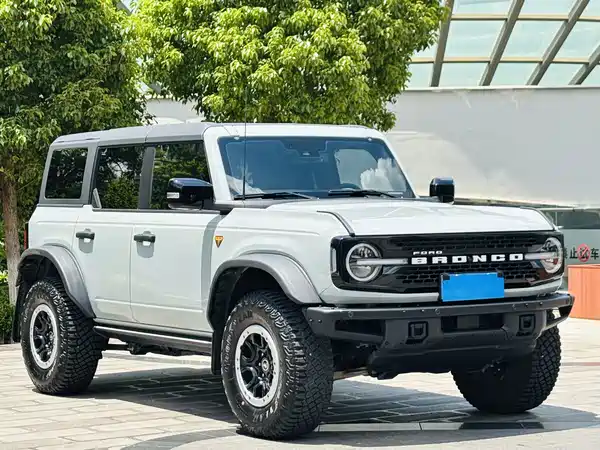 Ford Bronco 2024