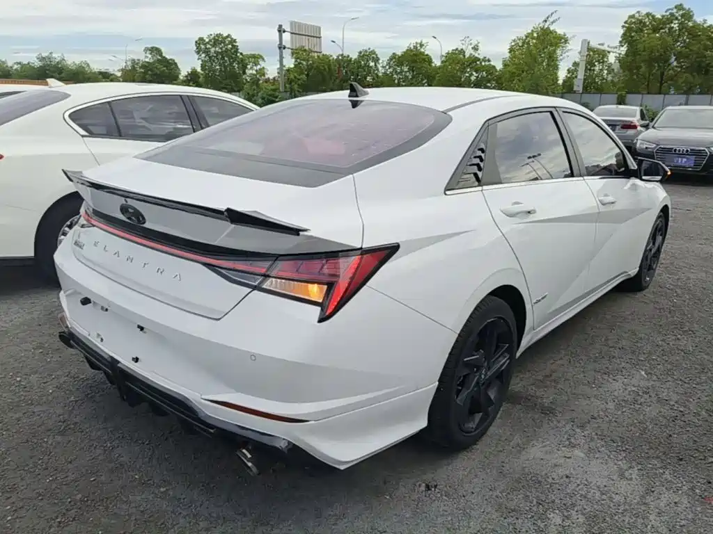 Hyundai Elantra 2021