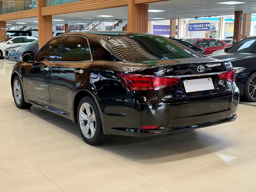 Toyota Crown 2018 — фото 20