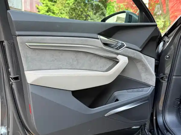 Audi e-tron 2022