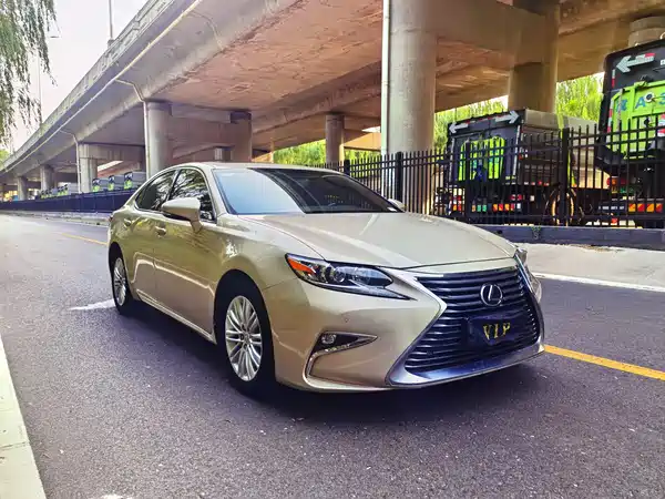 Lexus ES 2015