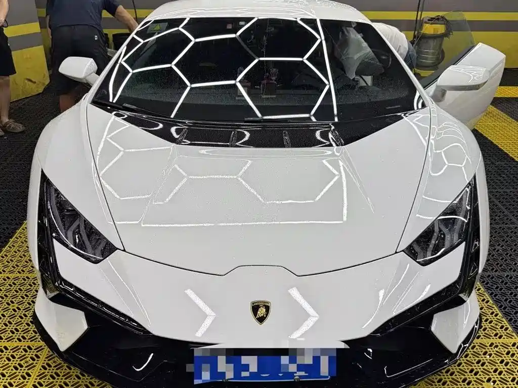 Lamborghini Huracan 2024 — фото 2