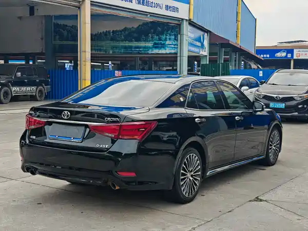 Toyota Crown 2018
