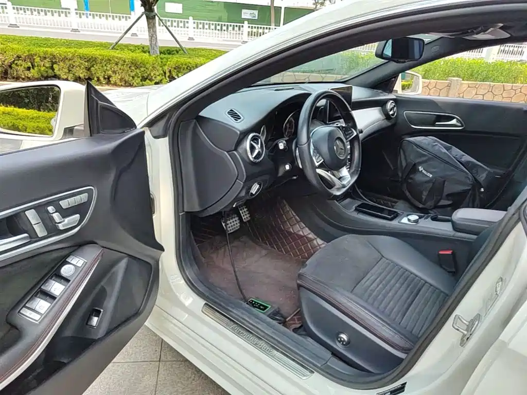 Mercedes-Benz CLA 2016 — фото 16