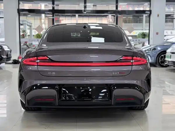 Xiaomi SU7 2024