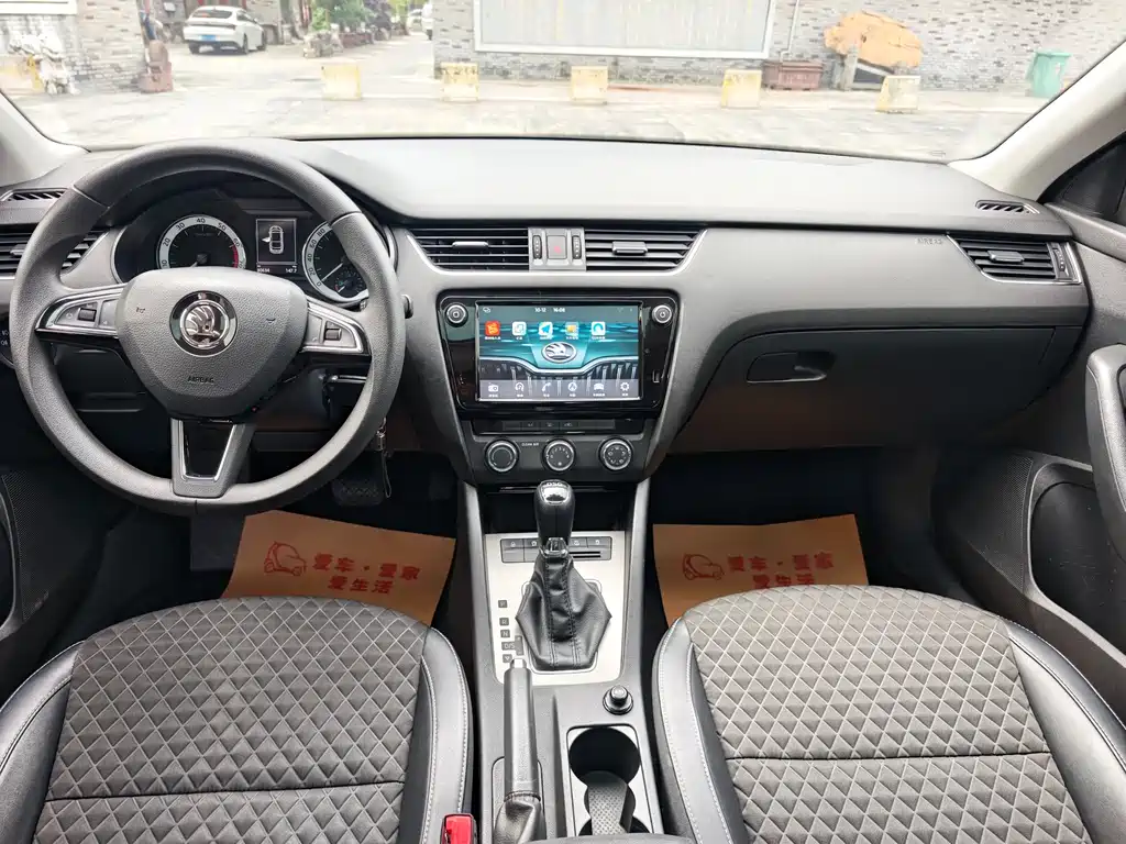 Skoda Octavia 2019 — фото 10