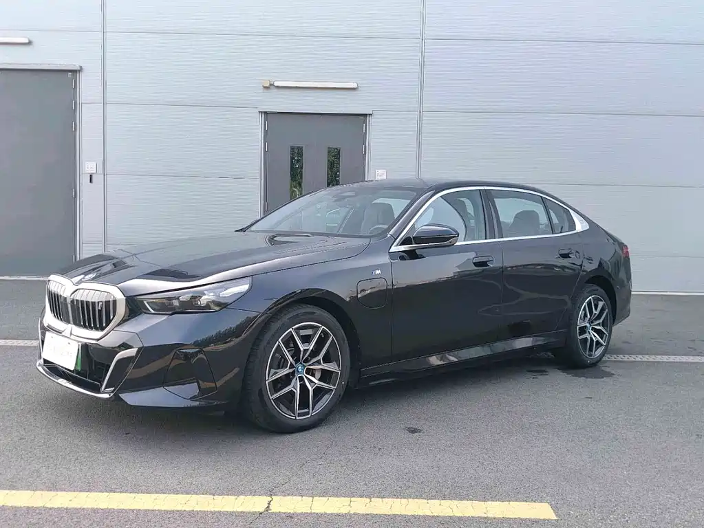 BMW i5 2025 — фото 1