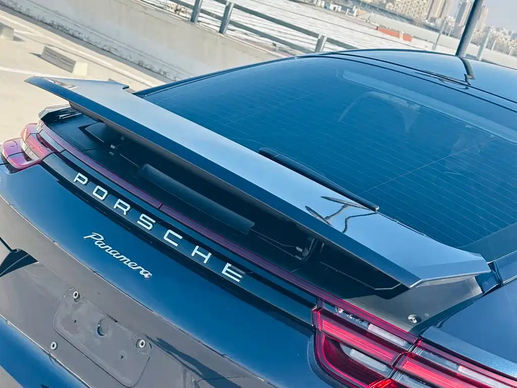 Porsche Panamera 2018 — фото 27