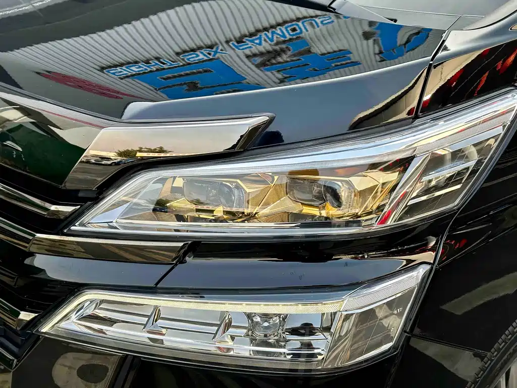 Toyota Vellfire 2021 — фото 17