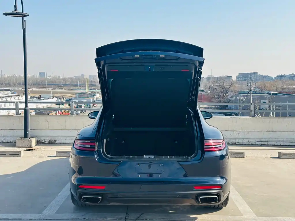 Porsche Panamera 2018 — фото 31