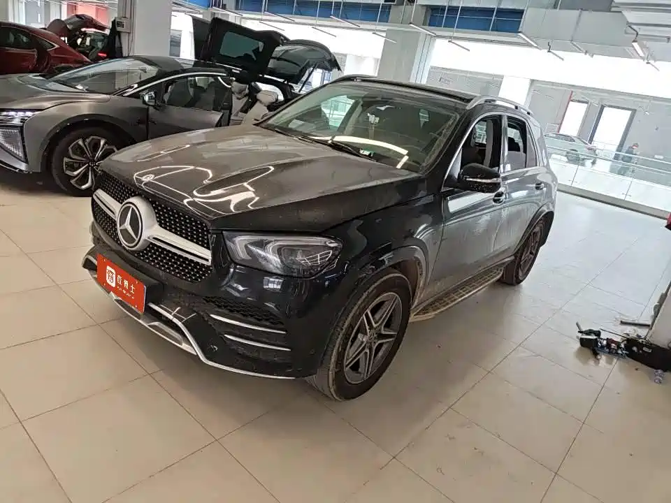 Mercedes-Benz GLE 2021 — фото 1