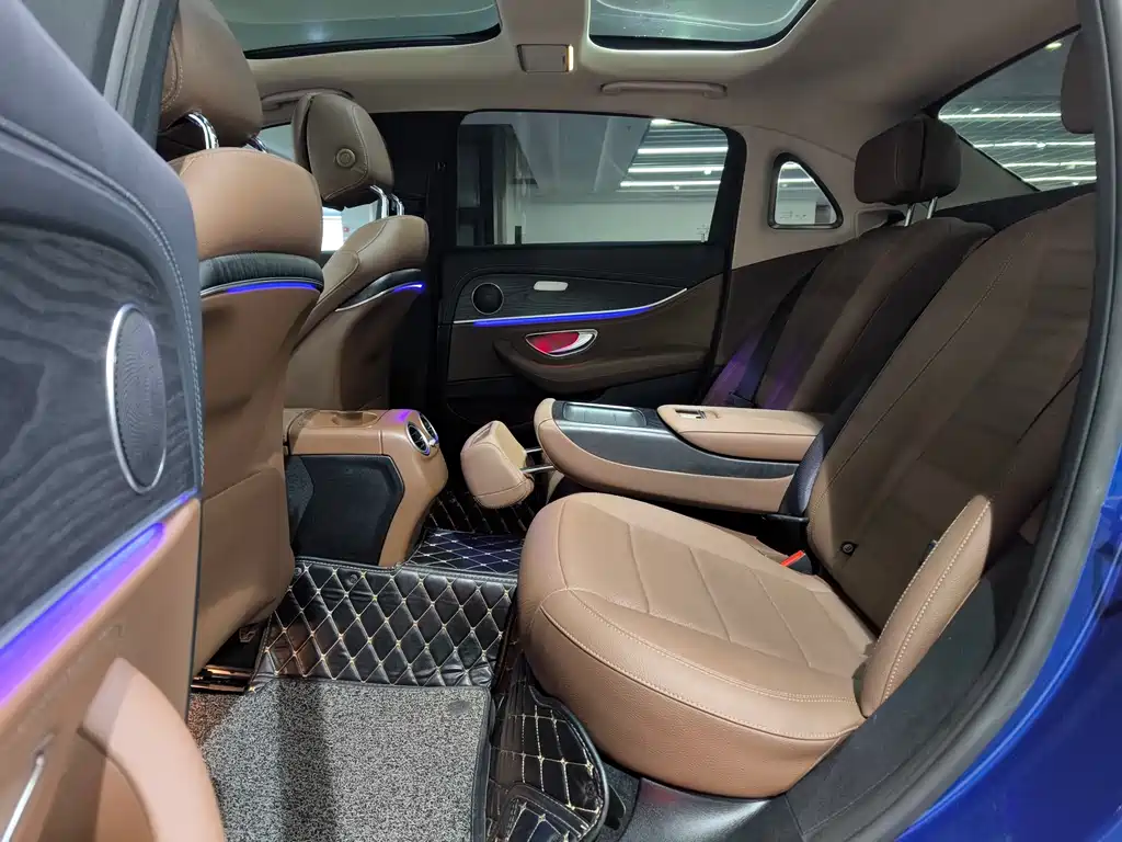 Mercedes-Benz E-Class 2020 — фото 15
