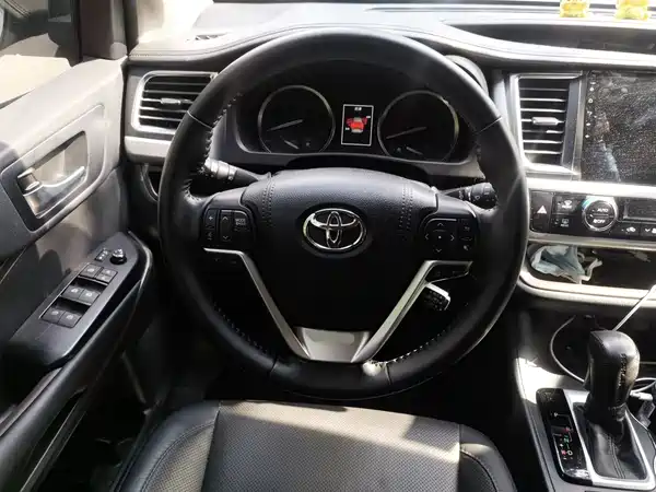 Toyota Highlander 2020