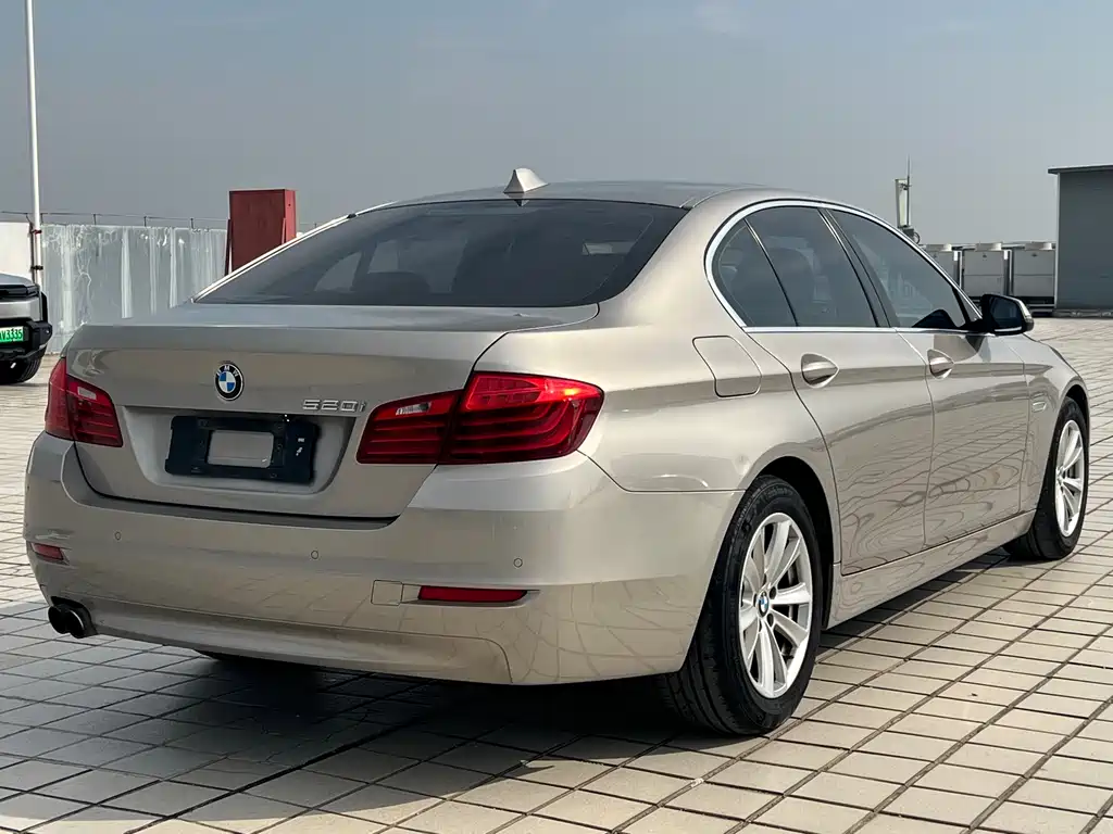 BMW 5 Series 2017 — фото 6