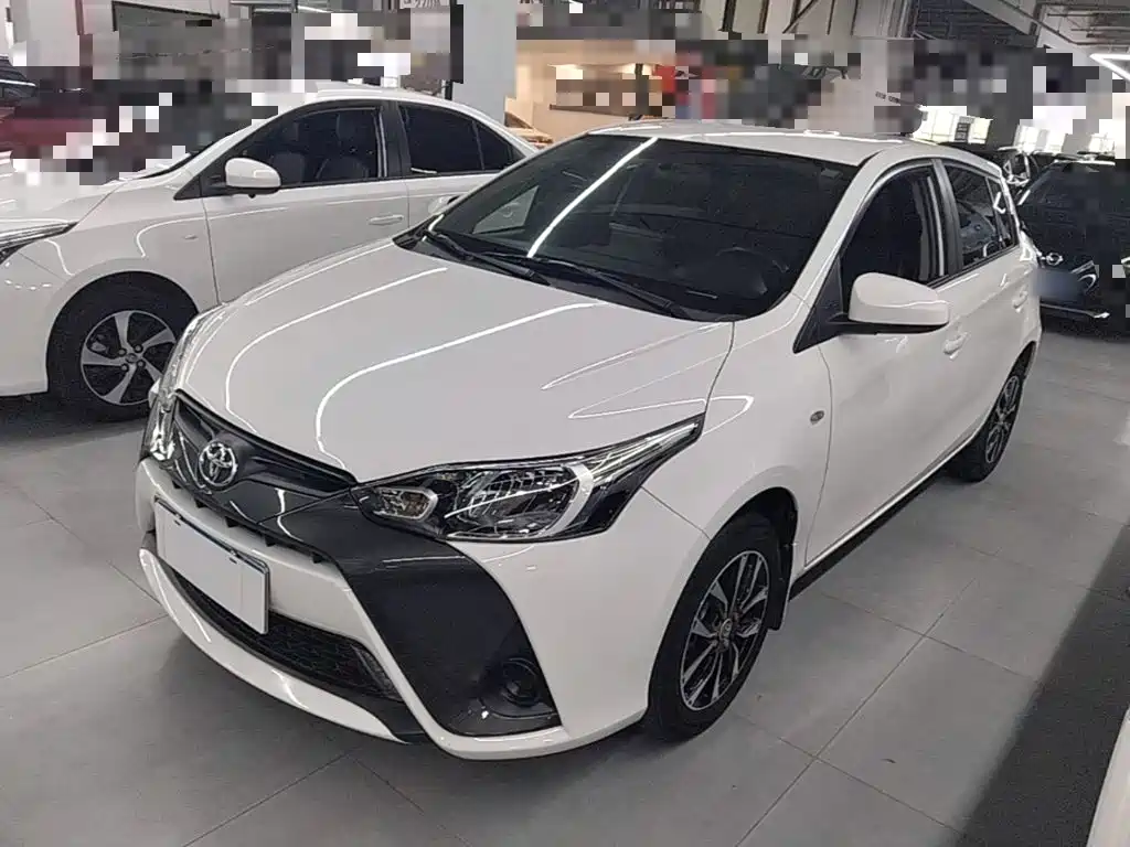 Toyota Yaris L 2021
