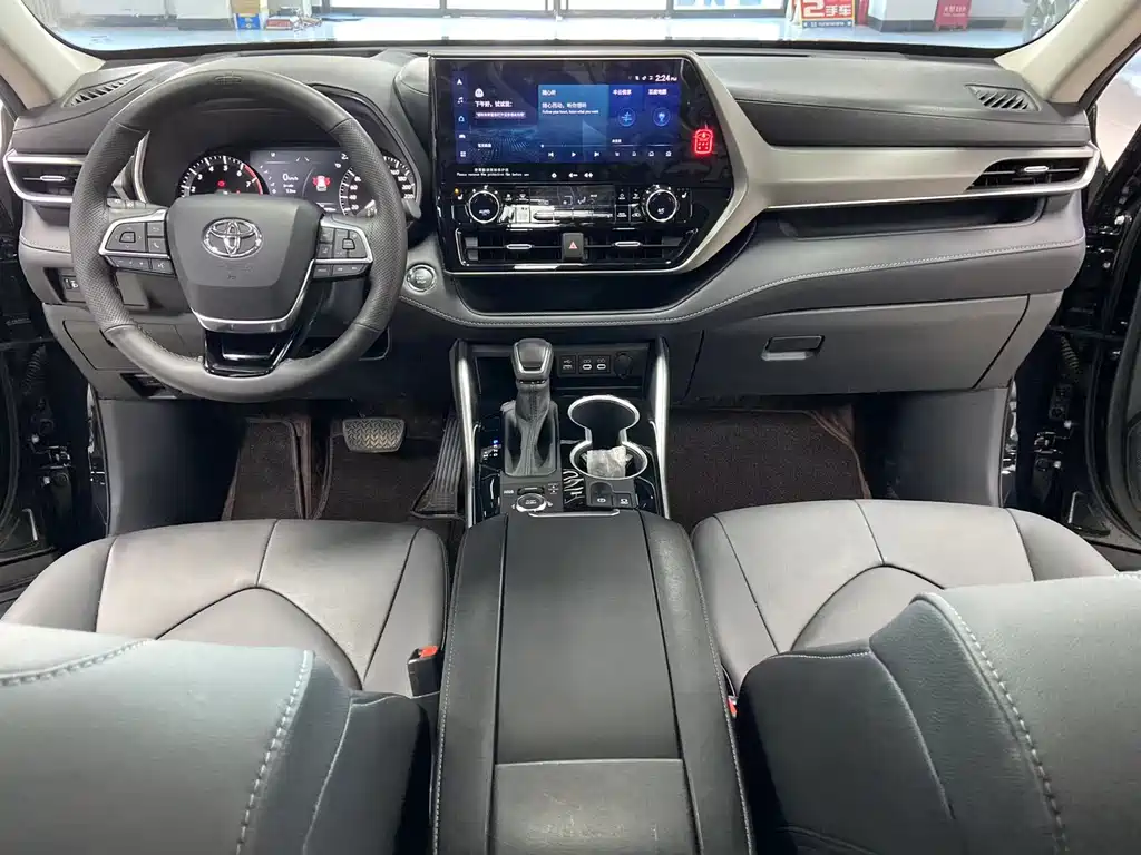 Toyota Highlander 2025 — фото 10