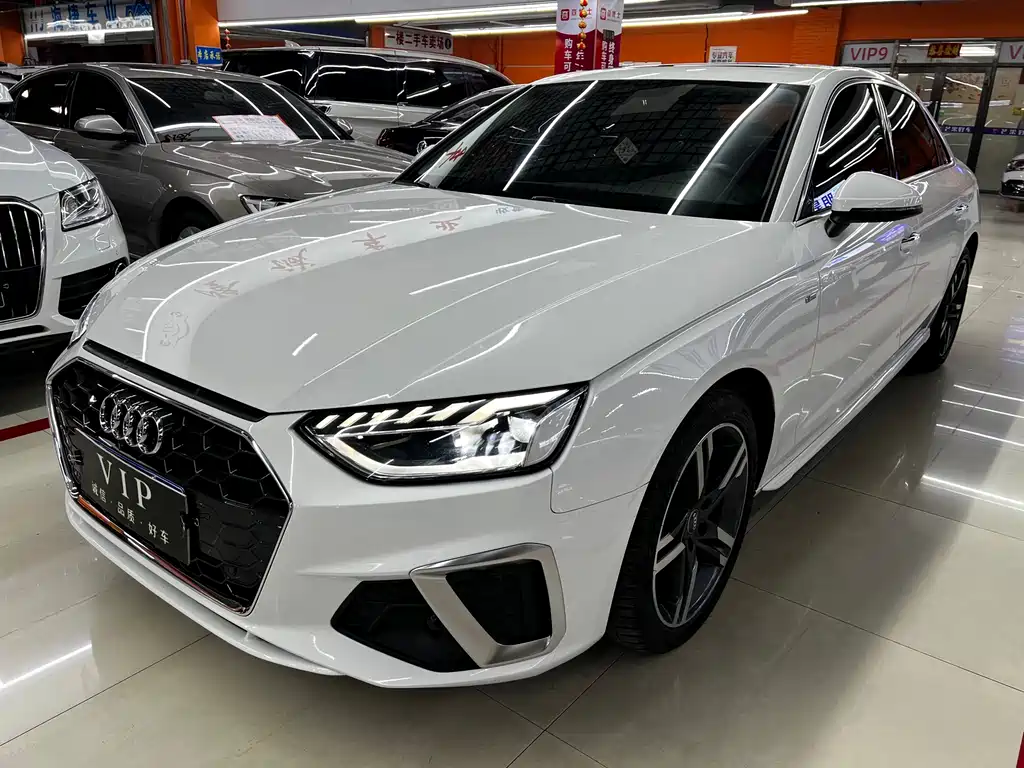 Audi A4L 2020 — фото 1