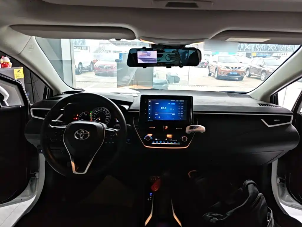 Toyota Corolla 2022 — фото 10
