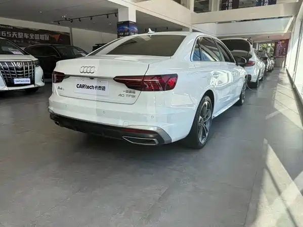 Audi A4L 2023