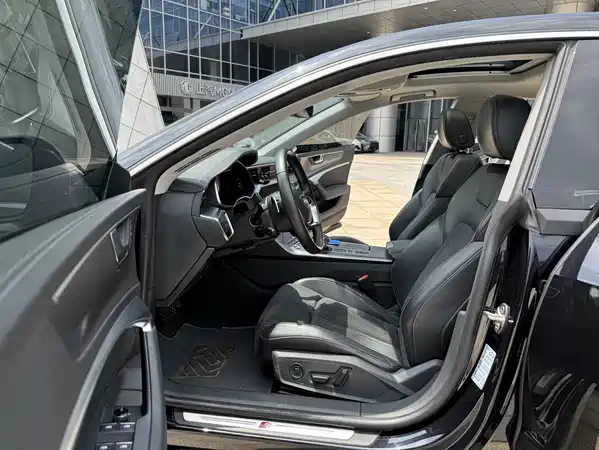 Audi A7L 2024