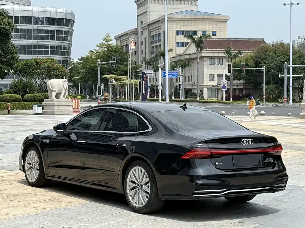 Audi A7L 2024 — фото 14