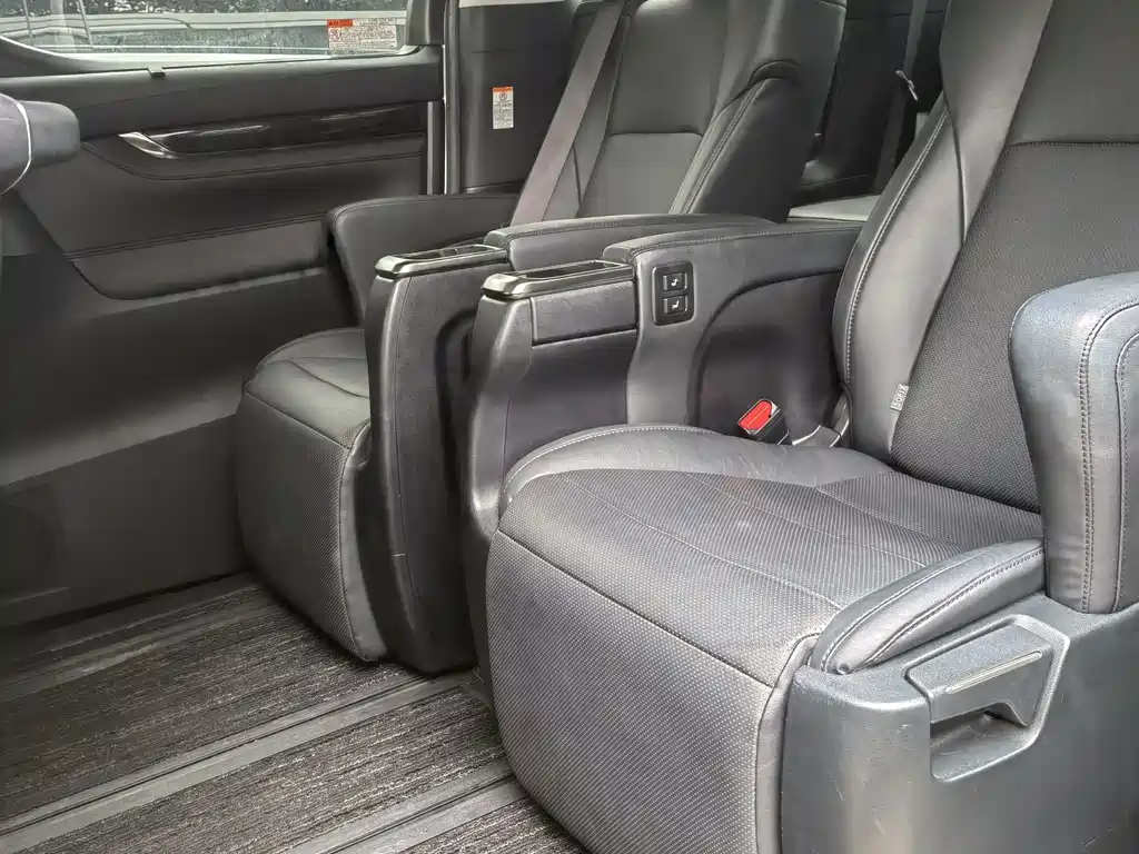 Toyota Alphard 2018 — фото 7