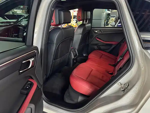 Porsche Macan 2021