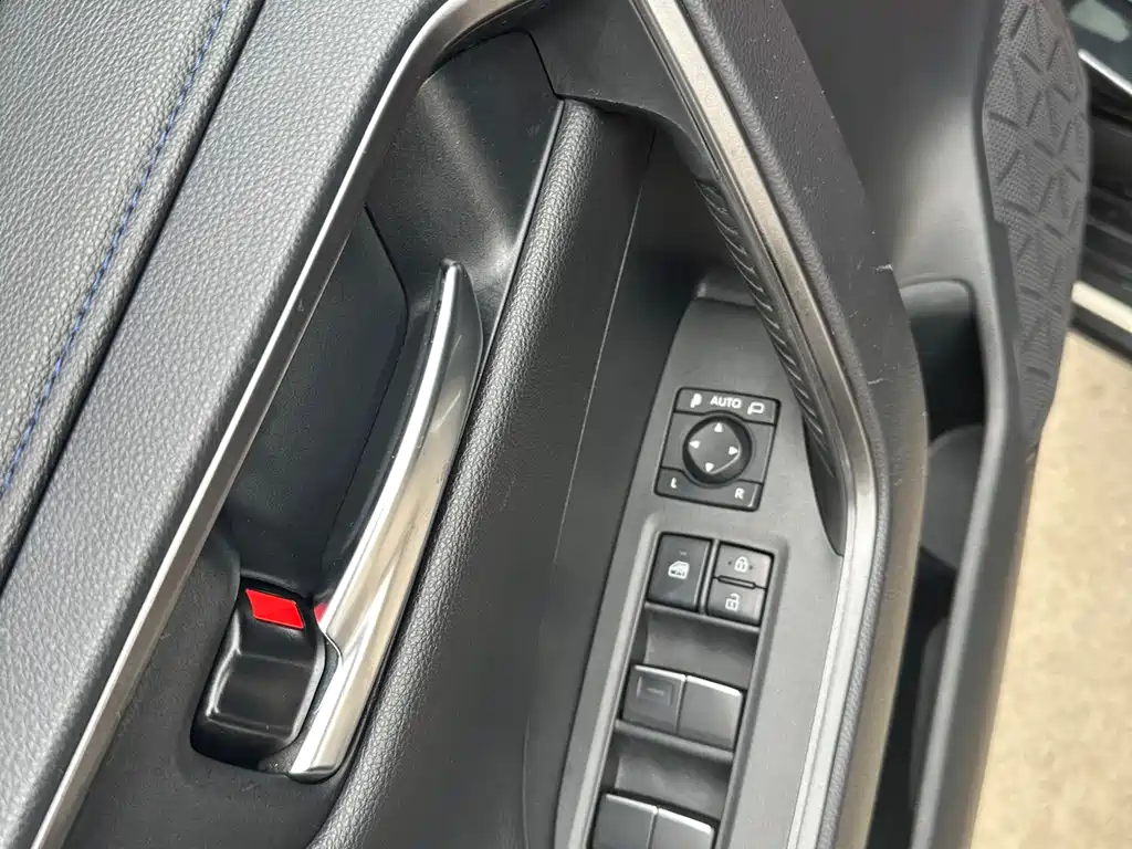 Toyota Wildlander 2022 — фото 10