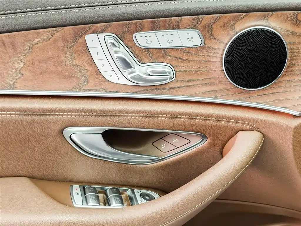 Mercedes-Benz E-Class 2023 — фото 14