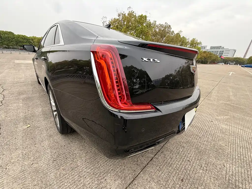 Cadillac XTS 2019 — фото 16