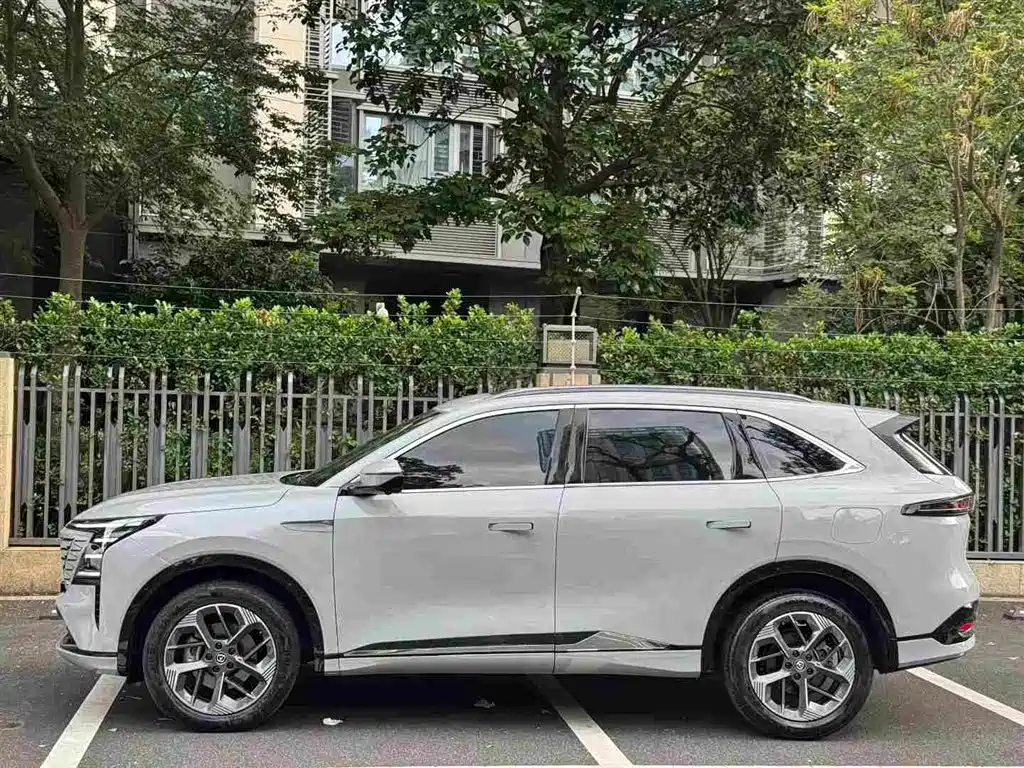 Changan CS75 PLUS 2025 — фото 2
