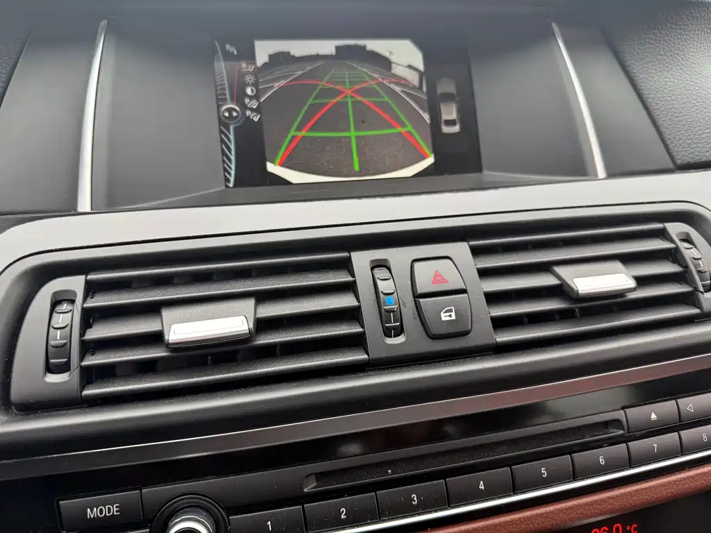 BMW 5 Series 2014 — фото 15