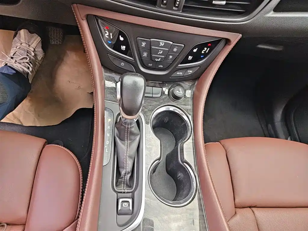 Buick Envision Plus 2015 — фото 14