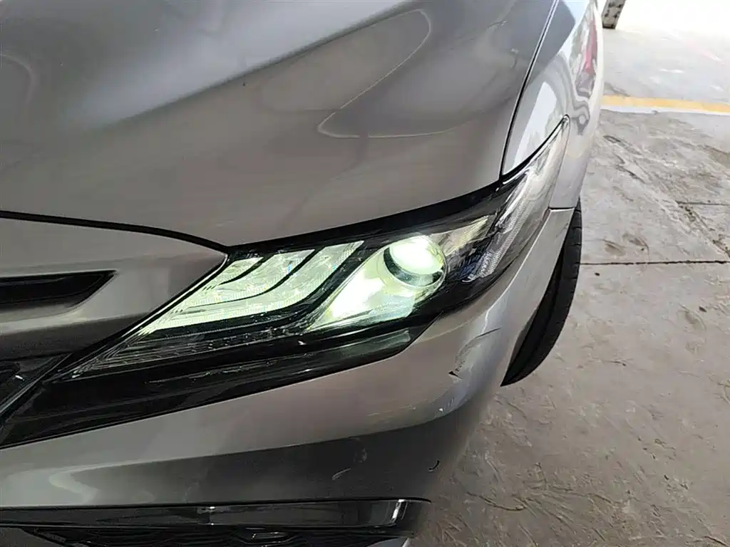 Toyota Camry 2022 — фото 24