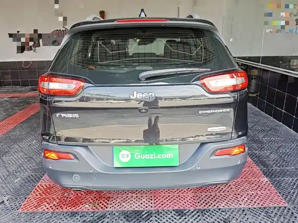 Jeep Cherokee 2016