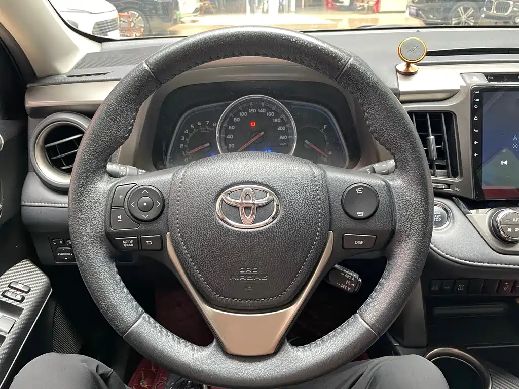 Toyota RAV4 2014 — фото 17