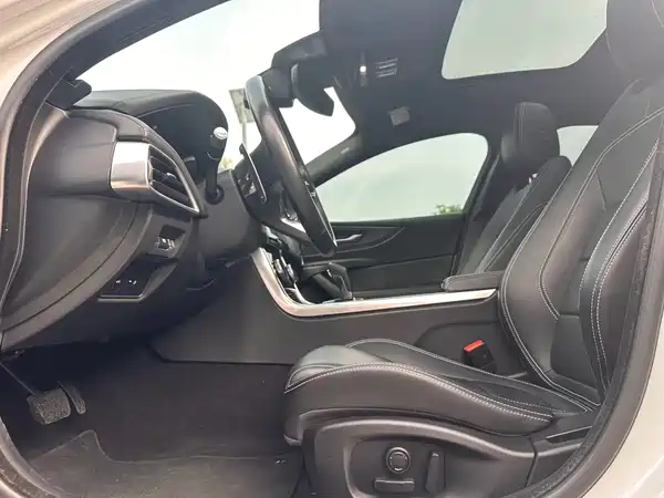 Jaguar XEL 2020
