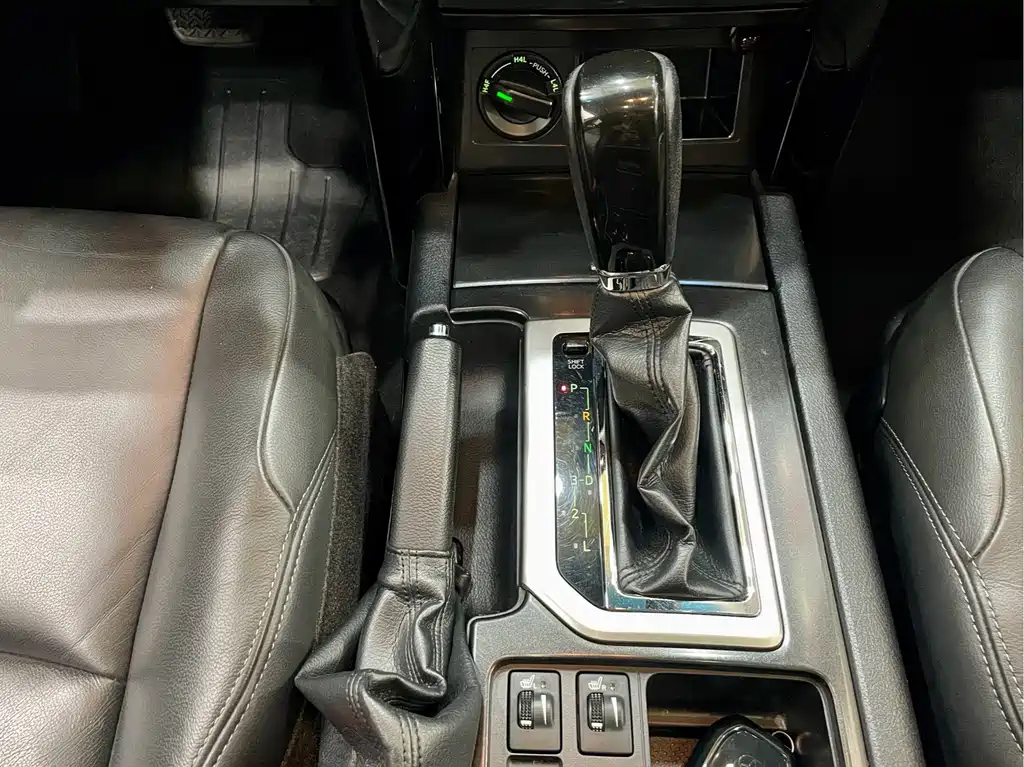 Toyota Prado 2015 — фото 15