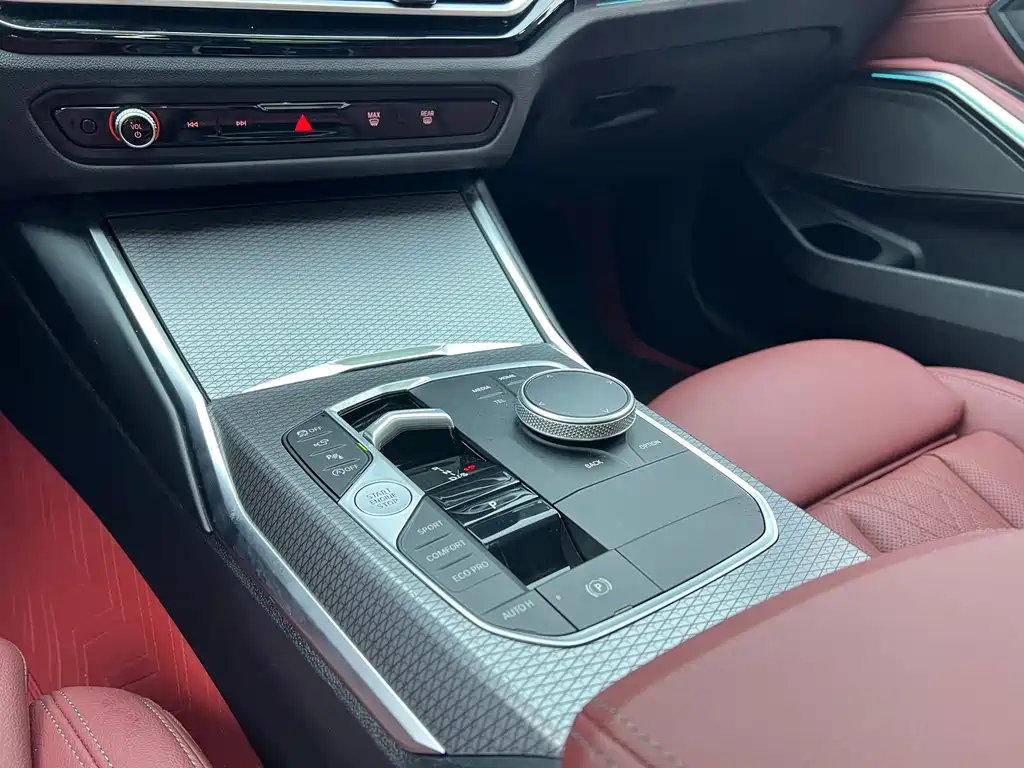 BMW 3 Series 2023 — фото 11