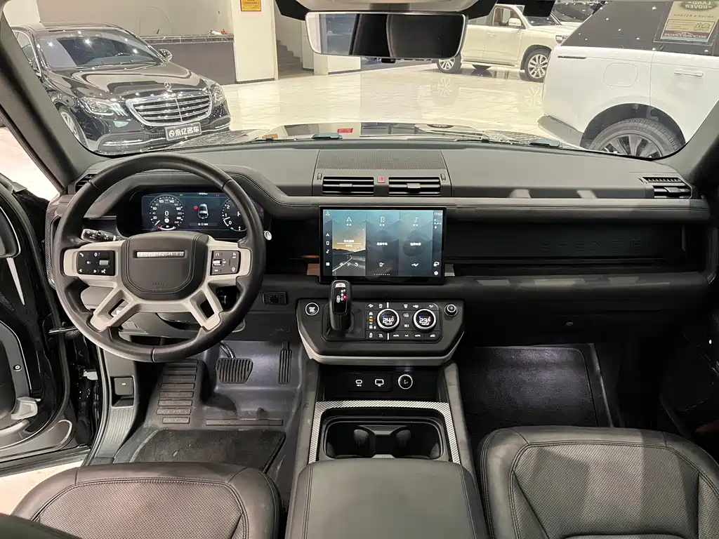 Land Rover Defender 2023 — фото 4