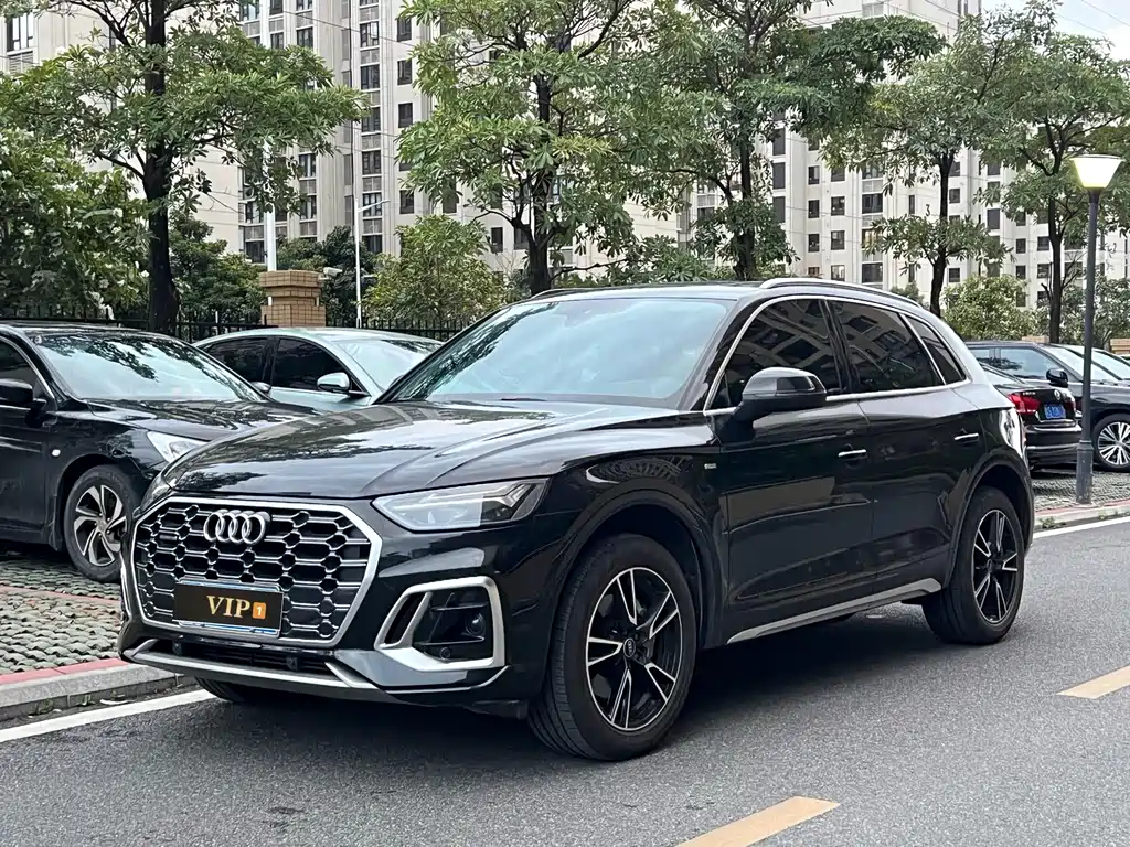 Audi Q5L 2023 — фото 1