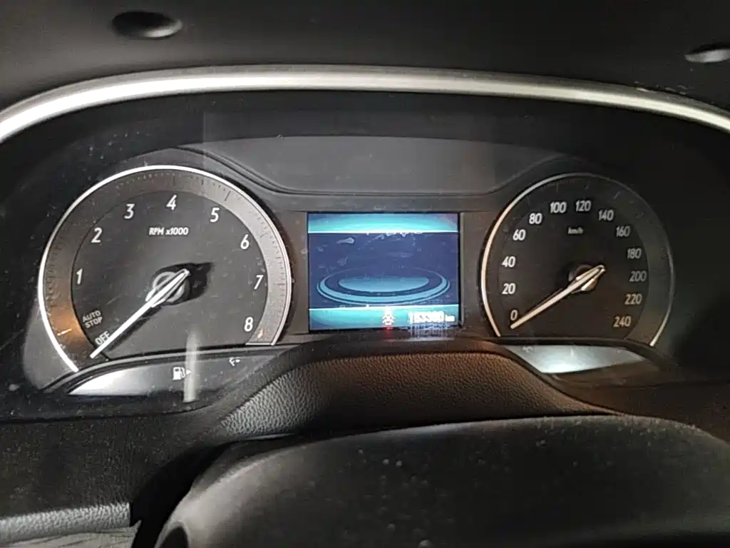 Buick Excelle 2015 — фото 12