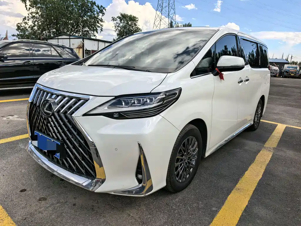 Lexus LM 2022