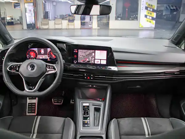 Volkswagen Golf 2023