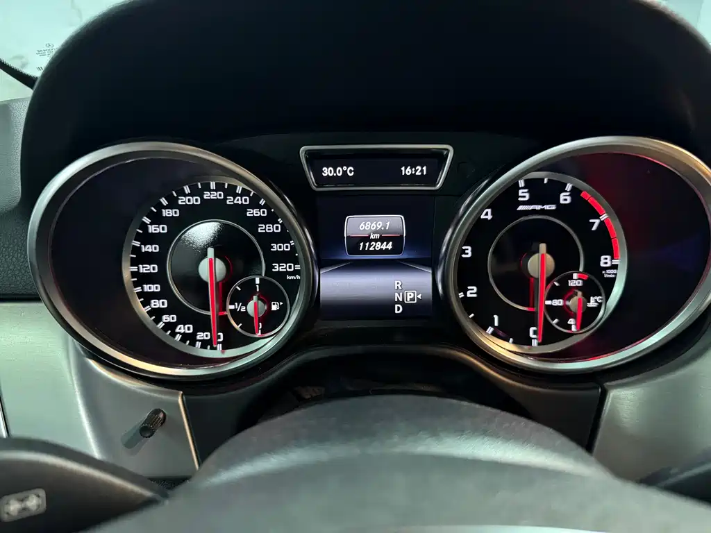 Mercedes-Benz M-Class AMG 2014 — фото 13