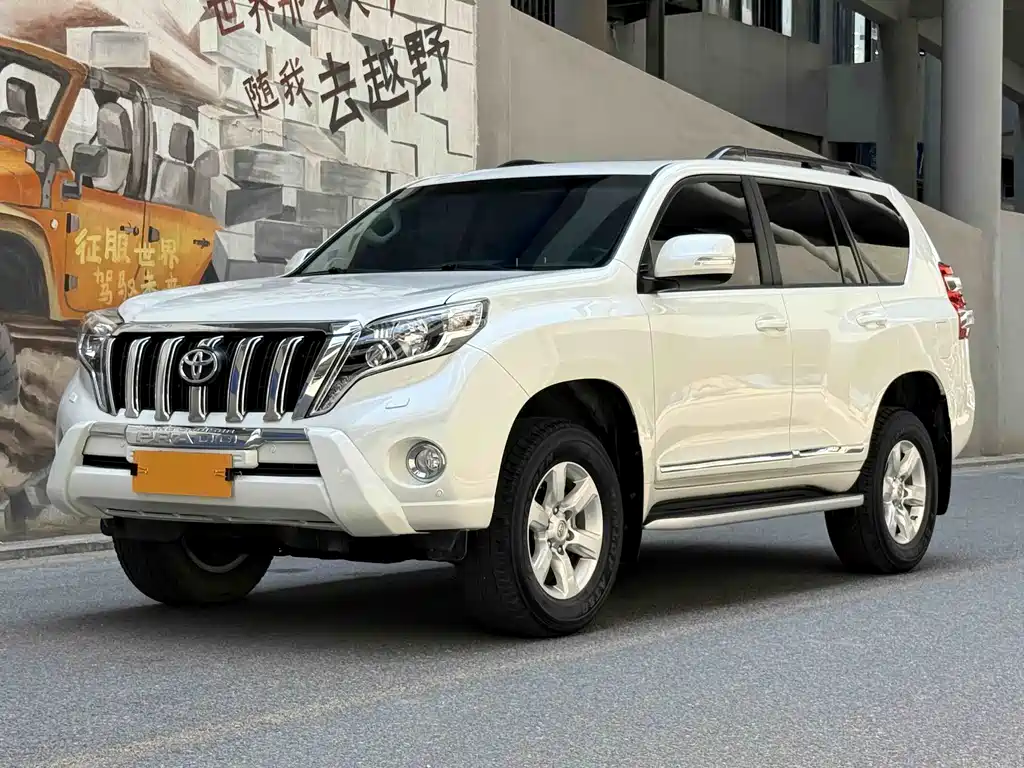Toyota Prado 2017 — фото 1